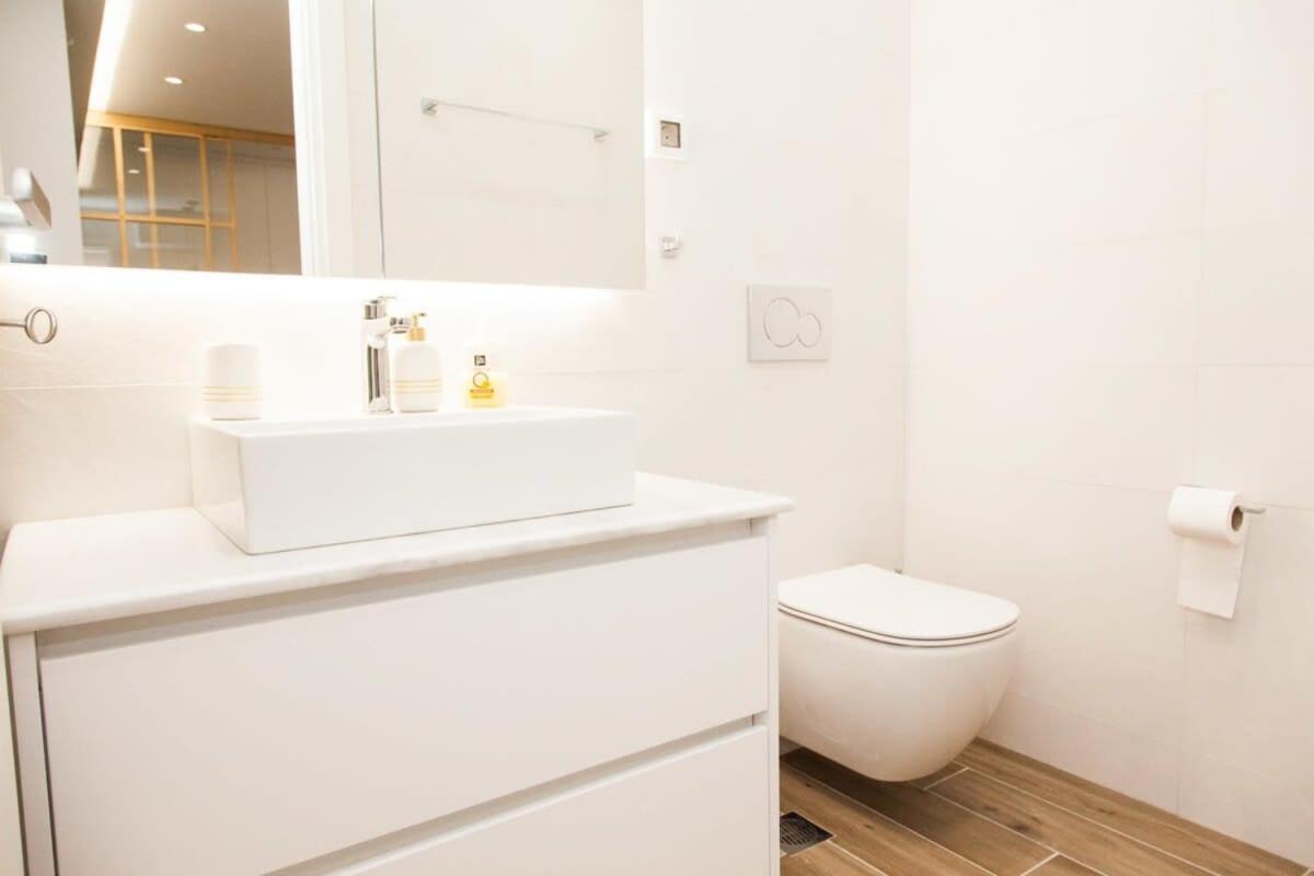 Comfortable 2 Bd Apt Near Sintagma Square Athen Exterior foto